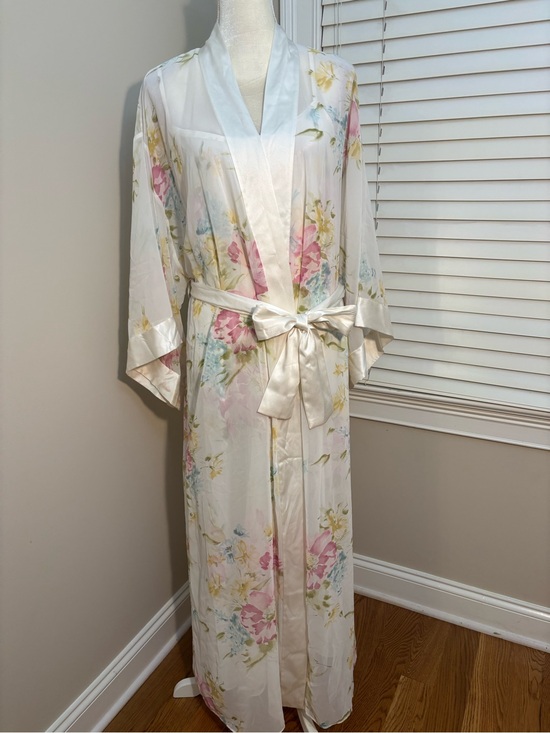 Victoria's Secret Other - VTG Victoria's Secret Robe and Nightgown Set Peignoir L